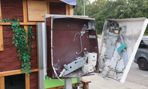 Der Automat wurde bei der Sprengung komplett zerstört.