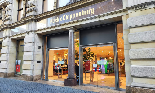 Peek & Cloppenburg in der Braunschweiger Innenstadt gehört einem anderen Zweig des Unternehmens an, der nicht von der Insolvenz betroffen ist.