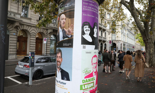 Wahlplakate für Schweizer Parlamentswahlen 2023 am 21.10.2023