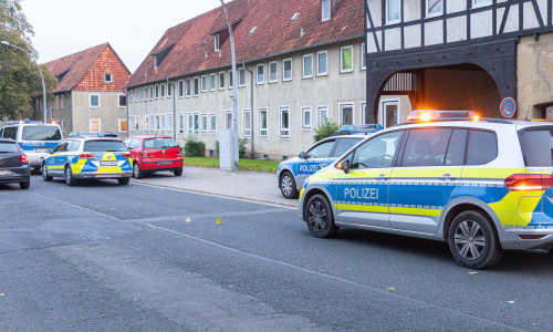Nach einem Messerangriff auf einen 29-Jährigen wurde unter anderem in der Rheinstraße nach den Tätern gesucht. 