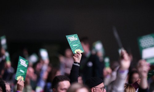 Abstimmung auf Grünen-Parteitag in Karlsruhe