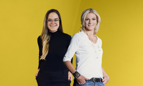 Expertise für Social Media und erfolgreiche Betreuung internationaler Personal Brands: Juliane Dobberow und Maria Höfl-Riesch von tillit Management. 
