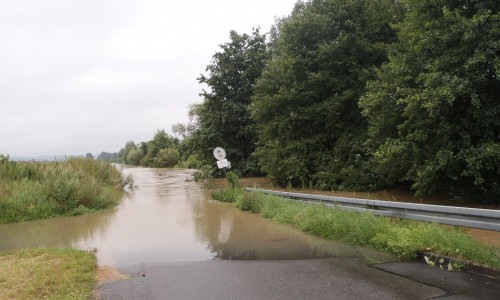 Der Hengstebach trat 2017 über die Ufer. Für Baumaßnahmen gelten im neuen Überschwemmungsgebiet „Hengstebach“ besondere wasserrechtliche Vorgaben für Erd- und Bauarbeiten. Archivbild