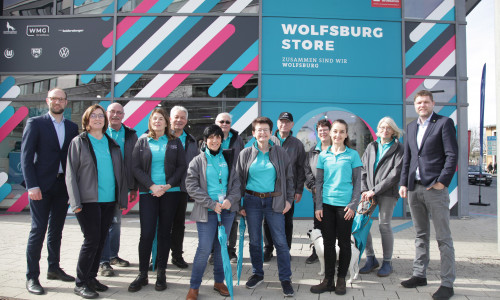 Die Gästeführer in Wolfsburg sind jetzt einheitlich gekleidet.