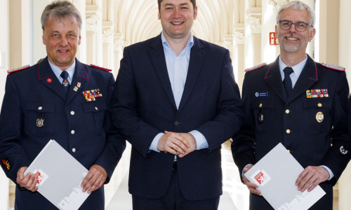 Stephan Kadereit (li.) und Ingo Schönbach mit Oberbürgermeister Kornblum.