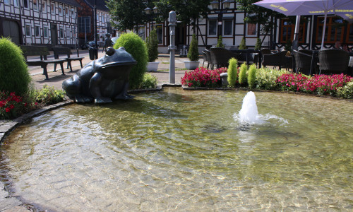  Wolfsburgs Brunnen sprudeln ab Ende April wieder - Springbrunnen am Uetschenpaul in Vorsfelde. 