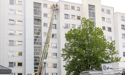 Für die Feuerwehr ging es hoch hinaus. Laut Einsatzleiter hätte man noch neun Meter Luft nach oben gehabt.