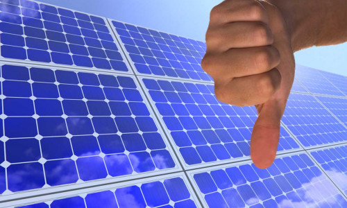 Nicht gerade wenige Kunden haben nach Darstellung der Verbraucherzentrale Probleme bei der Installation von Photovoltaikanlagen.