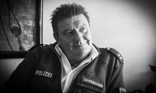 Der bekannte Polizist Frank Oppermann ist am Montag verstorben.