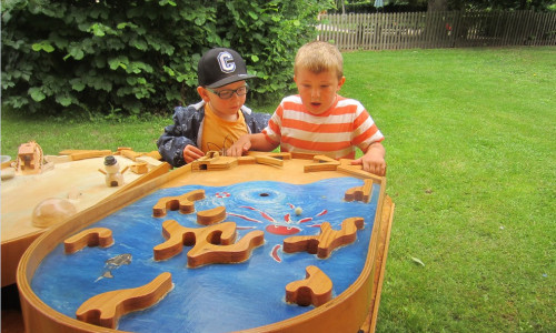 Die Kinder in der Kita Münstedt hatten viel Spaß mit den Murmelbahnen. Dies hatten sie sich als Gewinner des Landkreis-Wettbewerbes "Laut mal stark" gewünscht. 