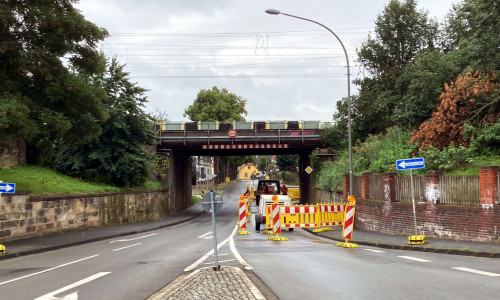 An der Brückenunterführung Magdeburger Tor finden Instandhaltungsarbeiten statt.