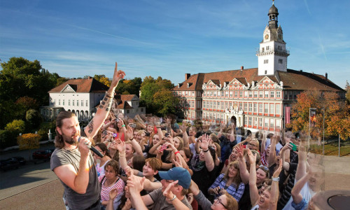 Rea Garvey und andere Musikgrößen rockten 2014 und in den Folgejahren bei stars@ndr2 den Exer in Wolfenbüttel. Jetzt will man bekannte Künstler auf den Schlossplatz holen.