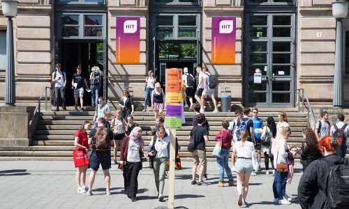 Am 22. September öffnet die TU Braunschweig ihre Tore für Studieninteressierte beim Hochschulinformationstag 2023.
