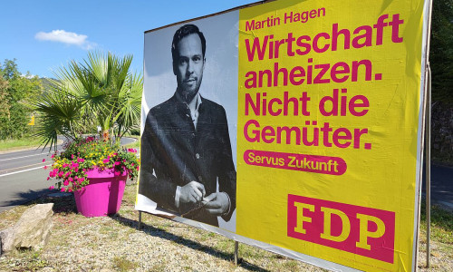 FDP-Wahlplakat zur Landtagswahl in Bayern 2023 mit Martin Hagen