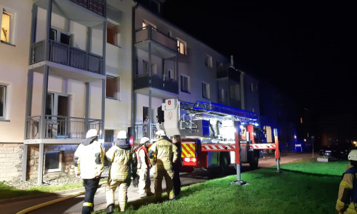 Am späten Mittwochabend kam es zu einem Feuerwehreinsatz in der Weinbergstraße in Schöningen. 