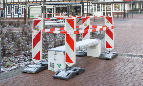 Zwei Solarbänke in Salzgitter-Bad wurden erheblich beschädigt.