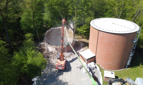 Der alte Turm wurde abgerissen, und in Rekordzeit ein neuer gebaut.