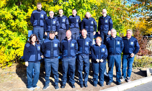 Ein Teil der Einsatzabteilung der Feuerwehr Hemkenrode im neuen Outfit.