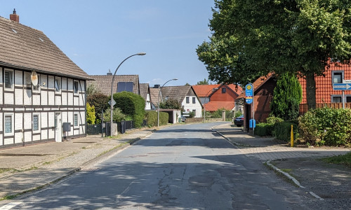 Das Projekt zum Ausbau der Ortsdurchfahrt der Kreisstraße K 32  Alte Salzstraße/Am Ritterhof in Gitter wird vorgestellt. 