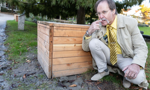 Andreas Triebe macht den Geschmackstest: eindeutig Salzwasser.