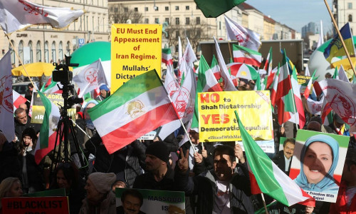 Protest gehen Iran vor Münchner Sicherheitskonferenz (Archiv)