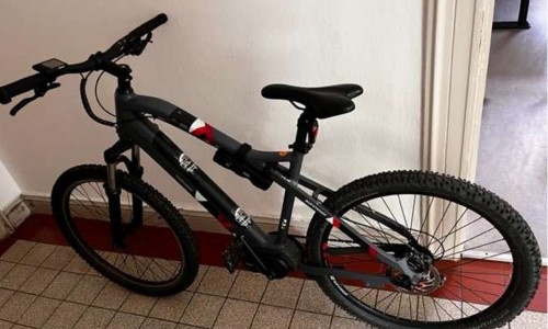 Das sichergestellte E-Mountainbike.