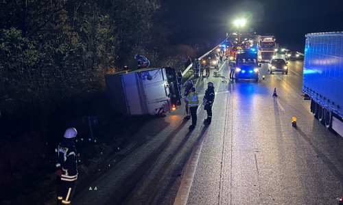 Zwischen dem Autobahnkreuz Wolfsburg-Königslutter und der Anschlussstelle Braunschweig-Ost war es am Samstagabend zu einem Auffahrunfall gekommen.