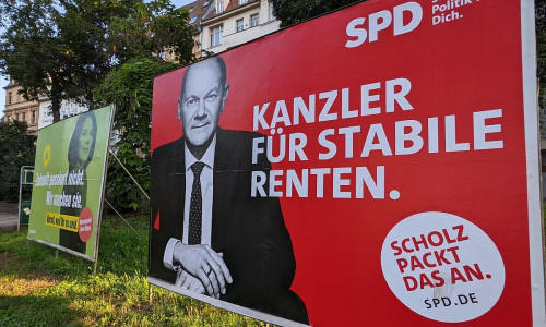 Wahlplakate von Grünen und SPD zur Bundestagswahl 2021 (Archiv)