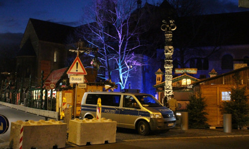 Die Polizei gibt Tipps, wie man sich vor Langfingern auf Weihnachtsmärkten schützen kann. 