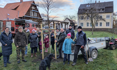 Pflanzaktion in Grasleben.