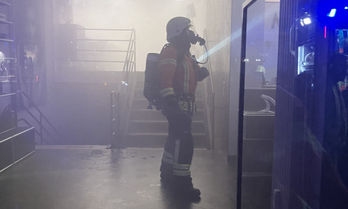 In der vergangenen Nacht kam es zu einem Schwelbrand in einem Geschäft in der Innenstadt.