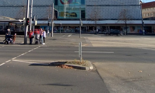 Diese Verkehrsinsel wird zurückgebaut.