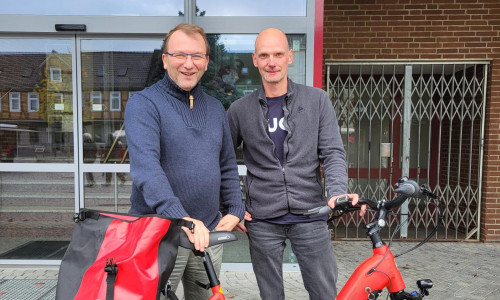 Schöppenstedts Stadtdirektor Rainer Apel und der Ordnungsamtsleiter der Samtgemeinde Elm-Asse Tobias Isensee freuen sich auf die Ideen der Schöppenstedter.