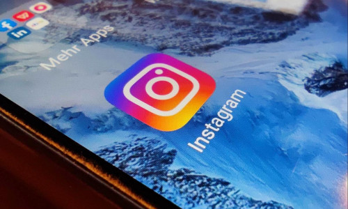 Instagram-Logo auf einem Smartphone (Archiv)