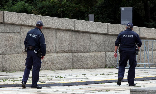 Polizei vor dem Bundestag (Archiv)