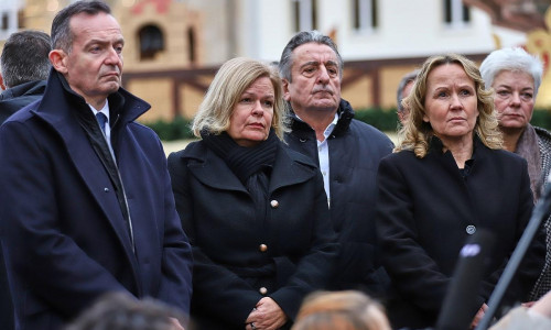 Nancy Faeser und weitere Spitzenpolitiker besuchen Tatort nach Anschlag von Magdeburg am 21.12.2024