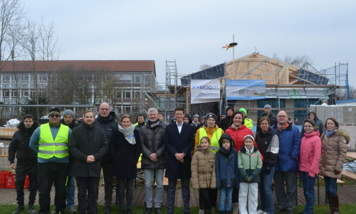 Feierliches Richtfest für den Erweiterungsbau der Albert-Schweitzer-Grundschule.