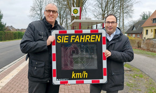 B.I.G.-Fraktionsvorsitzender Andreas Kautzsch (links) mit Sassenburgs Bürgermeister Jochen Koslowski.