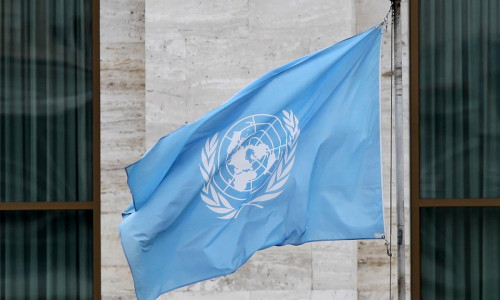 Fahne vor den Vereinten Nationen (UN) (Archiv)