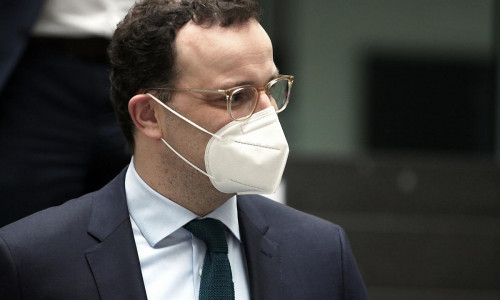 Jens Spahn als Gesundheitsminister mit Atemschutzmaske während der Corona-Pandemie (Archiv)