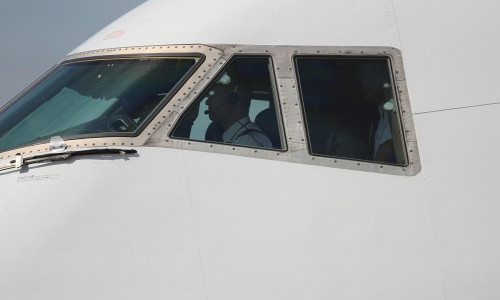 Piloten im Cockpit (Archiv)