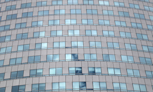 Glasfassade an einem Bürohaus (Archiv)