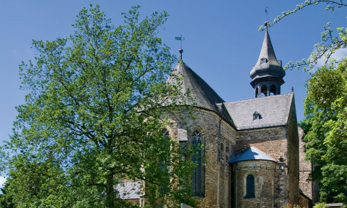 Auf der Wiese vor der Frankenberger Kirche in Goslar startet die Open Stage im Juni.