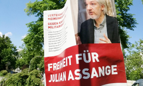 Plakat "Freiheit für Julian Assange" (Archiv)