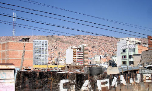 Stromleitung in Boliviens Hauptstadt La Paz (Archiv)