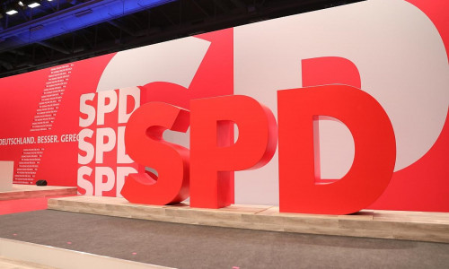 SPD-Logo auf Parteitag (Archiv)