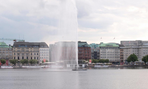 Fontäne an der Binnenalster in Hamburg (Archiv)