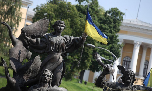 Ukrainische Flagge in Kiew (Archiv)