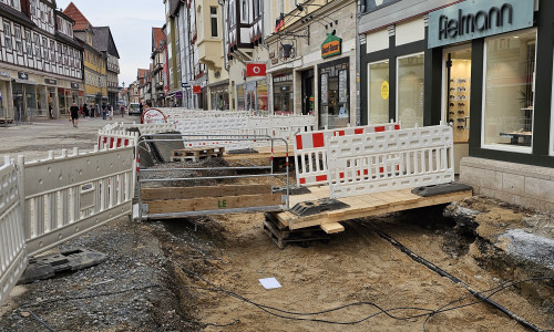 Schon am Freitagnachmittag war vom Brunnen nichts mehr zu sehen.