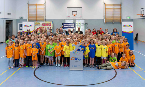 „Volksbank BRAWO_Sport-Oskar-Gifhorn.jpg“: Alle Schülerinnen und Schüler der Grundschule Jembke wurden vom großen Sport-Oskar-Fest motiviert. 